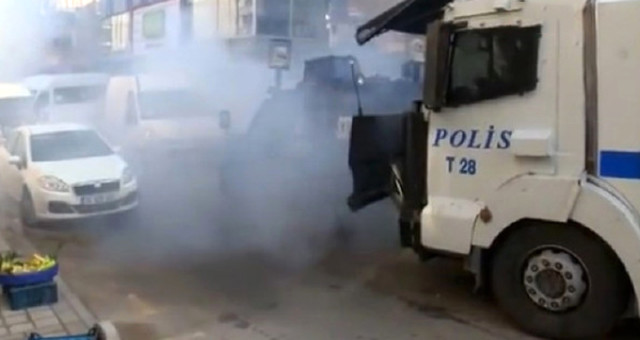 İstanbul'da Pazarcılara Biber Gazı Ve Tazyikli Suyla Müdahale