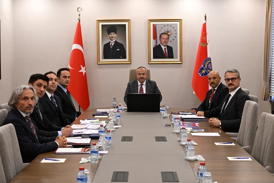 emniyet-genel-muduru-fidan-baskanliginda-uyusturucu-raporu-degerlendirme-toplantisi