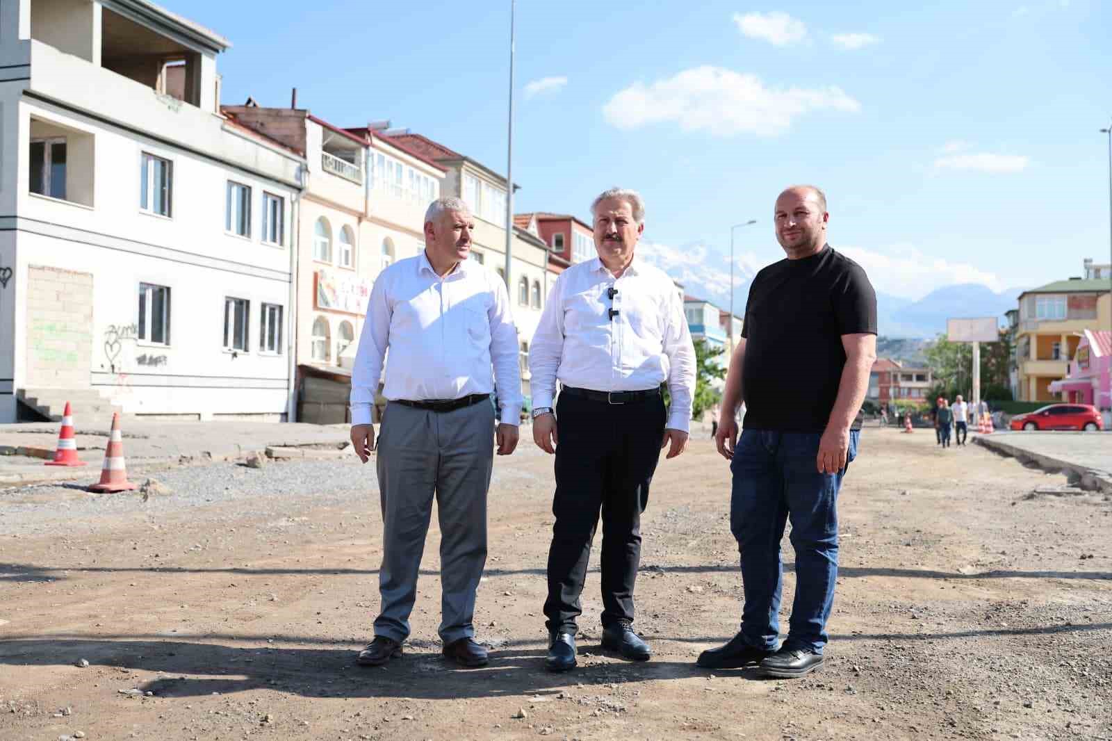 melikgazi-belediyesi-nden-4-mahalleye-asfalt-atagi