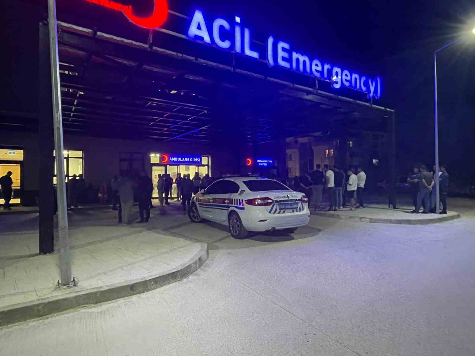 eniste-aralarinda-husumet-bulunan-kayinbiraderini-oldurdu