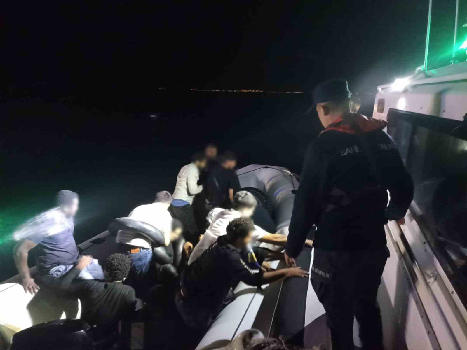 izmir-aciklarinda-21-duzensiz-gocmen-yakalandi-31-gocmen-kurtarildi