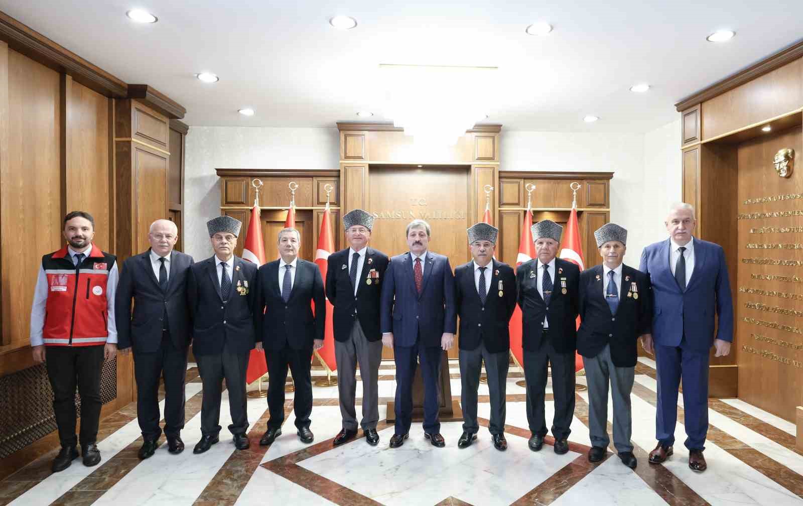vali-tavli-turk-milleti-mazisi-san-ve-serefle-dolu-gazi-bir-millettir