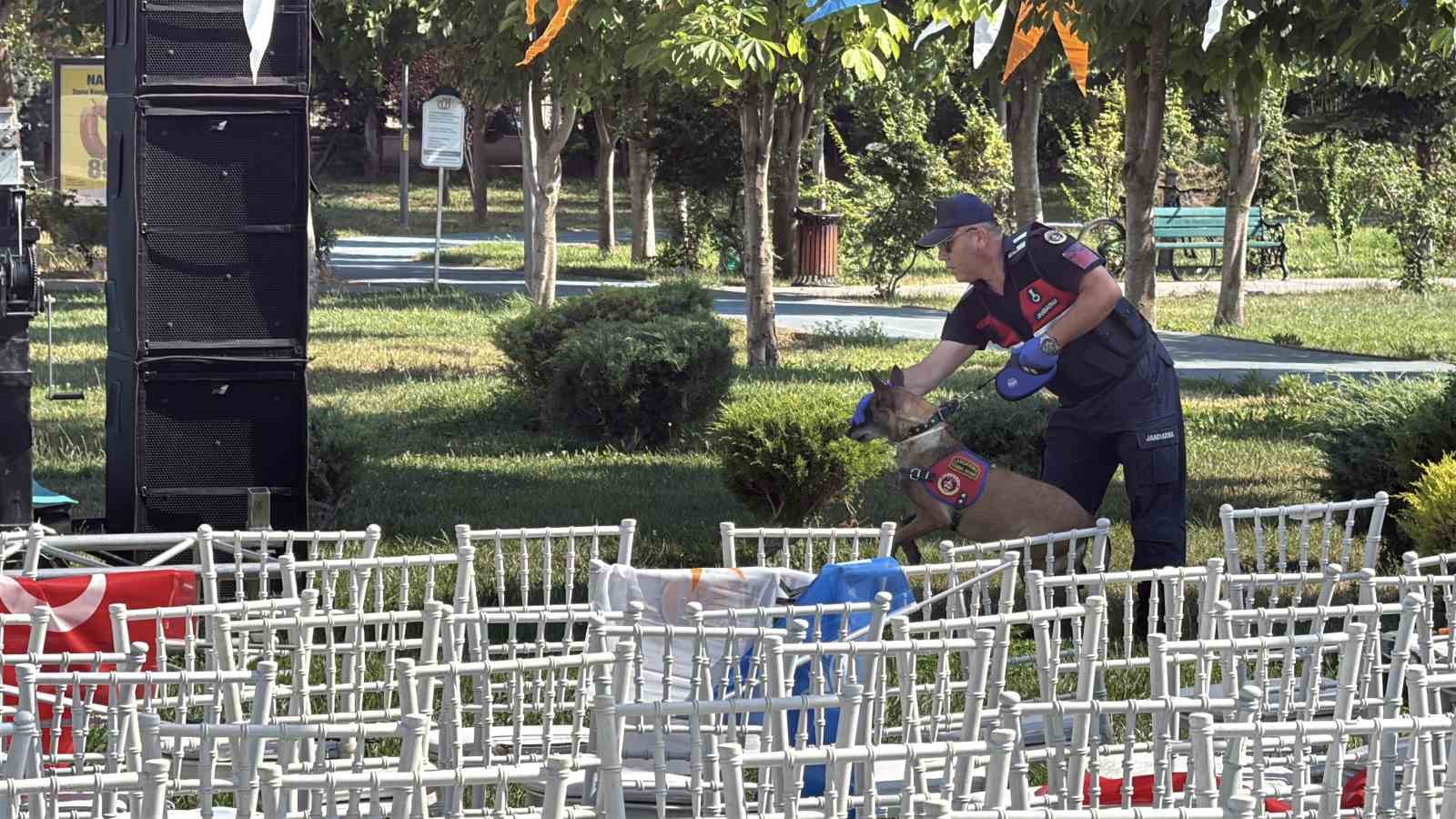 bakan-goktas-in-programi-oncesi-dede-korkut-parki-nda-bomba-aramasi