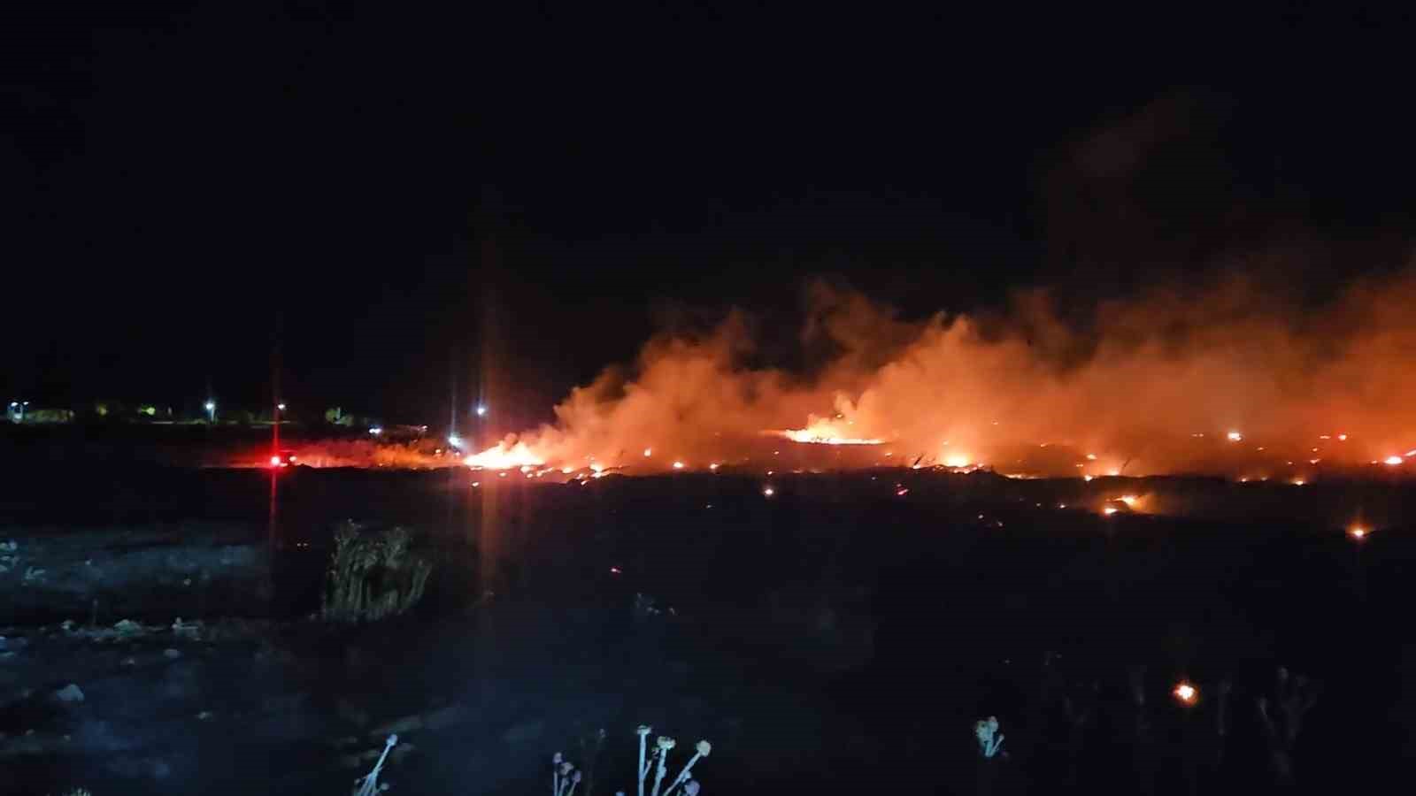 burhaniye-de-korkutan-ortu-yangini