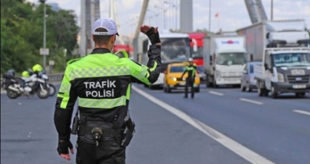 İçişleri Bakanı Soylu Duyurdu: Trafik Polislerinin Kıyafetleri Değişiyor