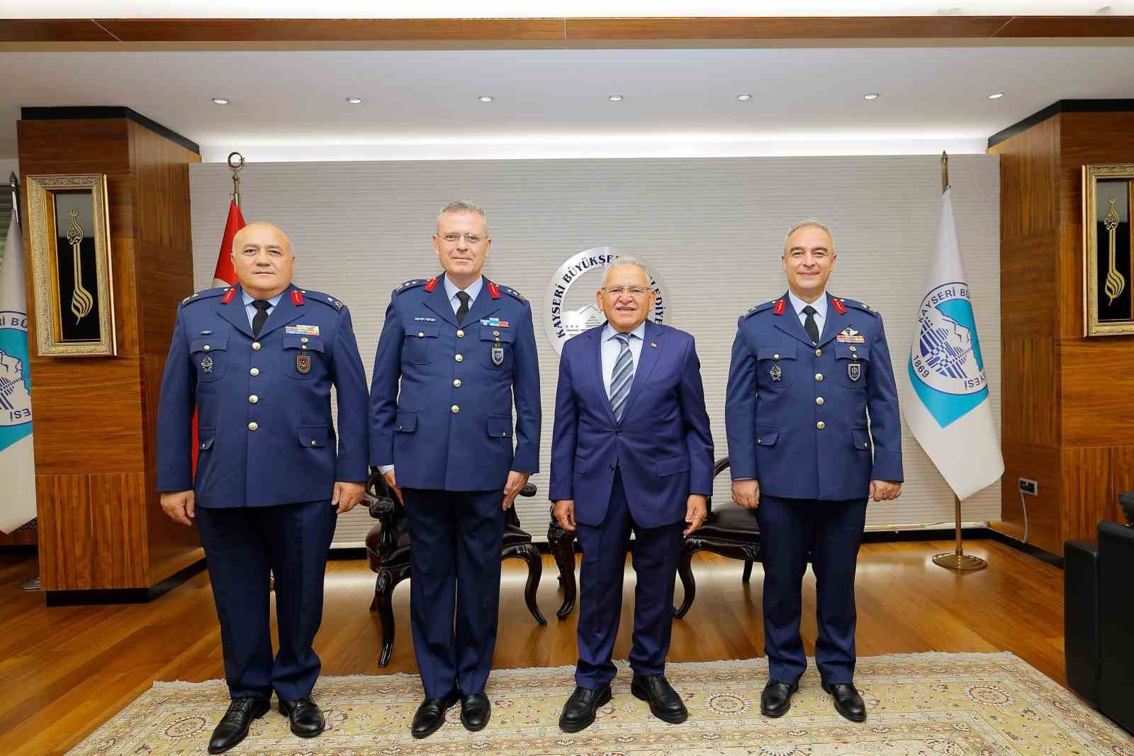 baskan-buyukkilic-kayseri-nin-yeni-atanan-komutanlarini-agirladi