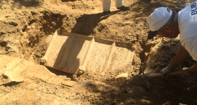 Antik Kentte Kaçak Kazı Yapıldı: 2 Bin Yıllık Lahit Tesadüfen Bulundu