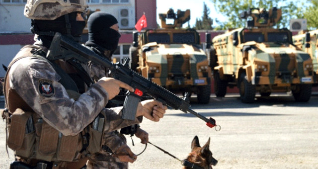 Mardin'de Hareketli Dakikalar! Özel Harekat Polisleri Nefes Kesti