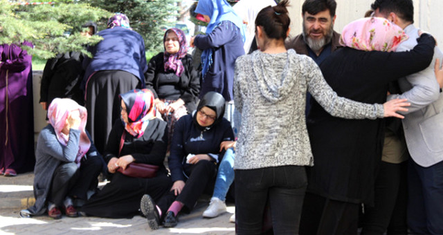 Eskişehir'deki Üniversite Katliamının Ardından Acılı Aileler Cenazeleri Almak İçin Bekliyor