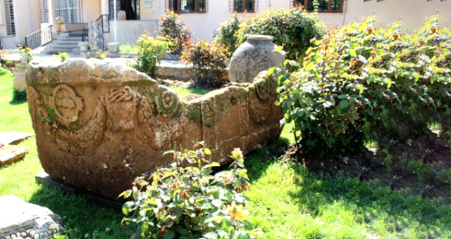 Roma Döneminden Kalan Miras! Boğa Başlı 1700 Yıllık Lahit Bulundu
