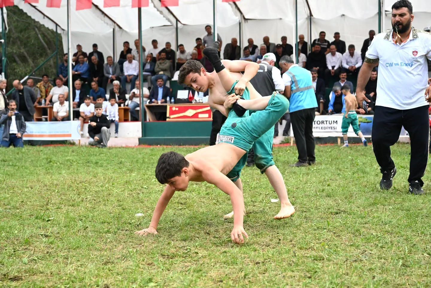 vali-barus-ve-baskan-sekmen-karakucak-heyecanini-paylasti