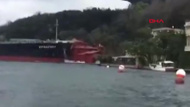 İstanbul Boğazı'ndaki Yalıya Çarpan Geminin Telsiz Konuşmaları Ortaya Çıktı