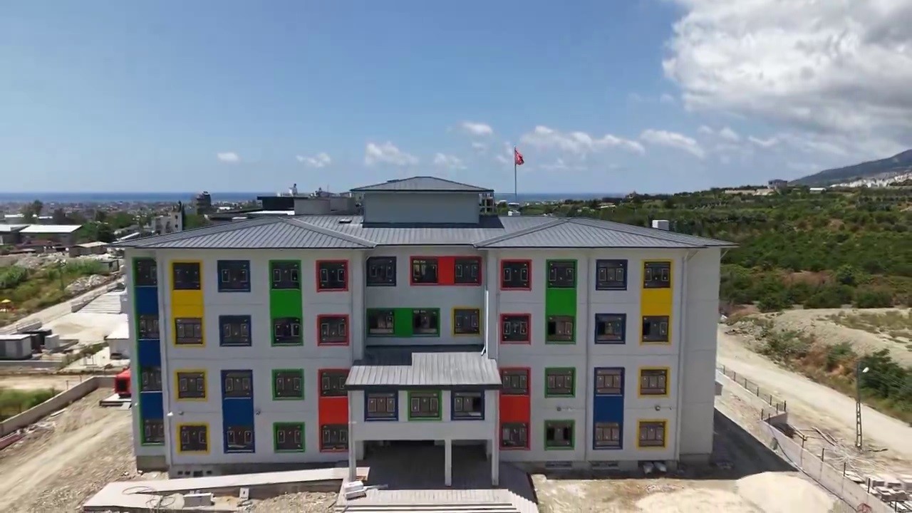 samandag-a-insa-edilen-24-derslikli-anadolu-lisesi-insaatinda-sona-gelindi