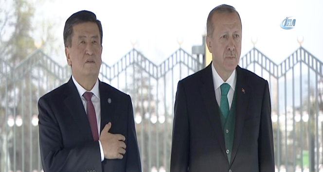 Cumhurbaşkanı Erdoğan, Kırgız Lider Ceenbekov’U Külliyede Karşıladı