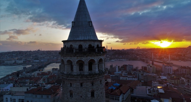 Galata Kulesi Gün Batımında Havadan Görüntülendi