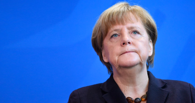 Merkel: Almanya Suriye'deki Hava Saldırılarına Katılmayacak