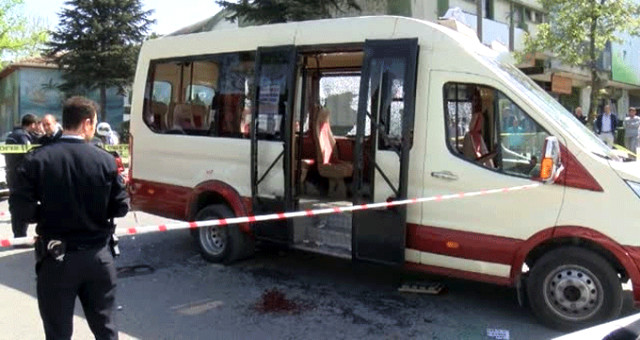 Şehir Eşkiyaları Dolmuşun Önünü Kesip Şoförü Dövdü