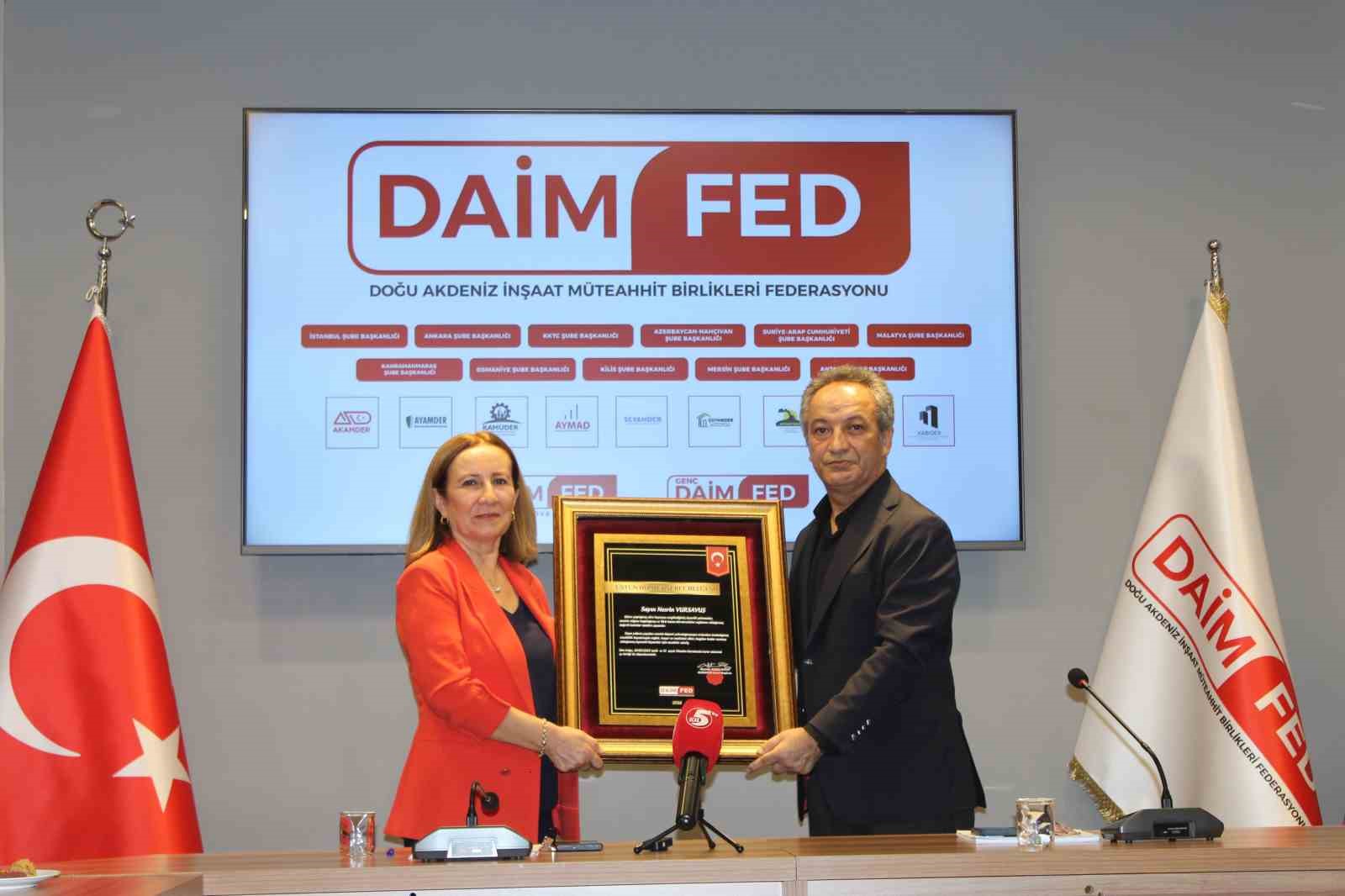 daimfed-den-ustun-hizmet-gosterenlere-seref-belgesi