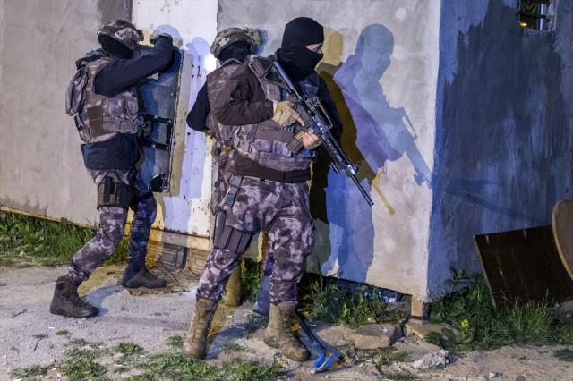 Çekmeköy'de Operasyon! 1 Ton Uyuşturucunun Firari Baronu Kıskıvrak Yakalandı