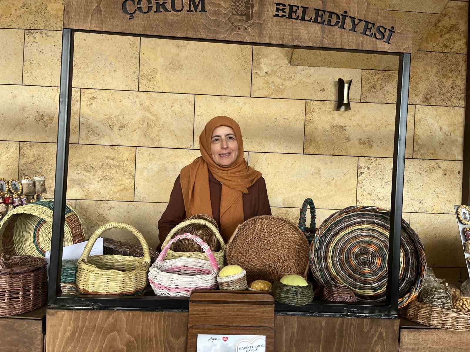 corum-da-kadin-girisimcilerin-el-emegi-goz-nuru-urunleri-gorucuye-cikti