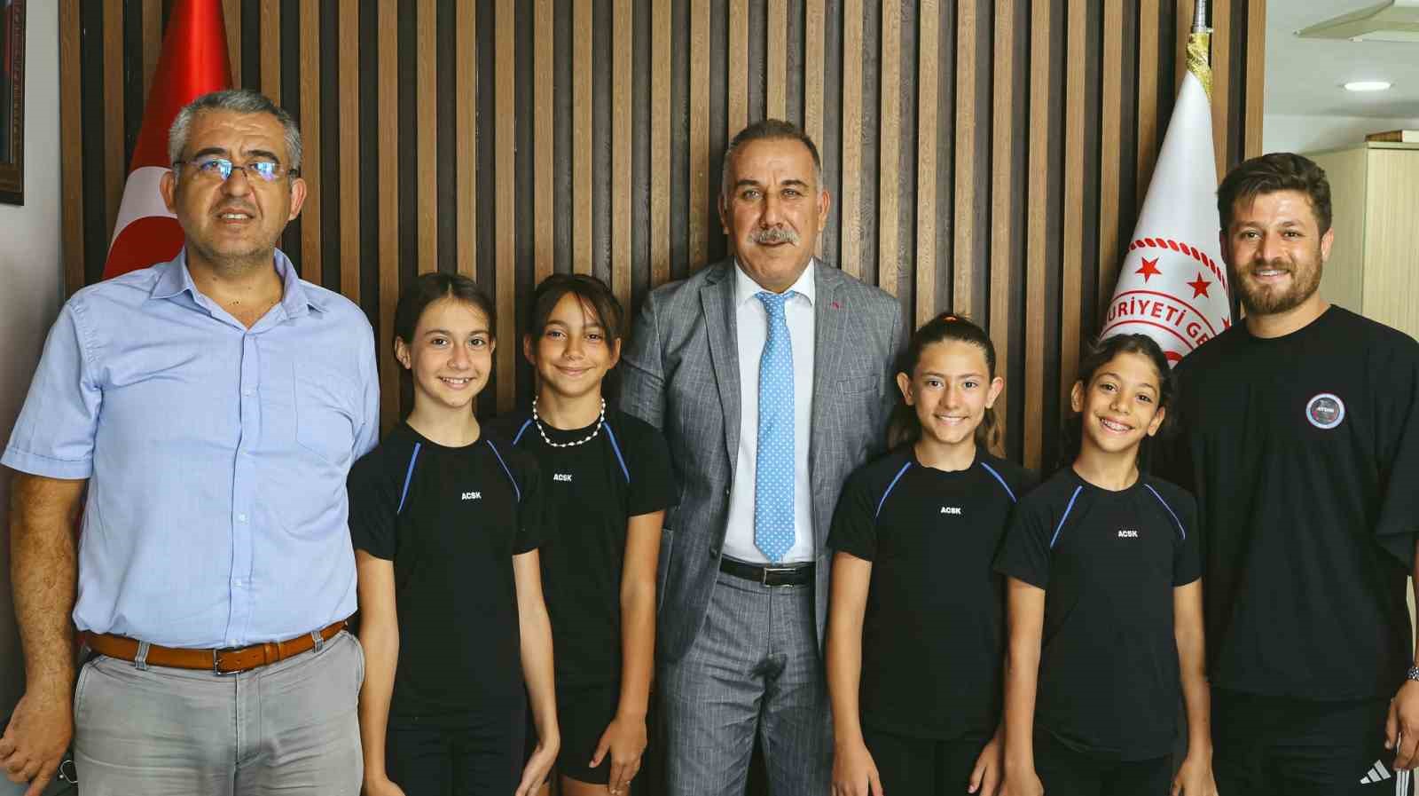 aydin-genclik-ve-spor-il-muduru-yigmatepe-basarili-sporculari-agirladi