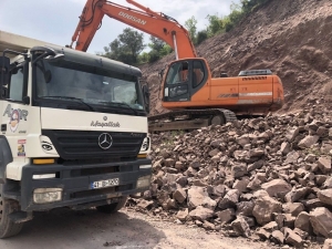 İlimtepe Kültür Merkezi Ve Hacı Osman Bağlantı Yolunda Sona Gelindi