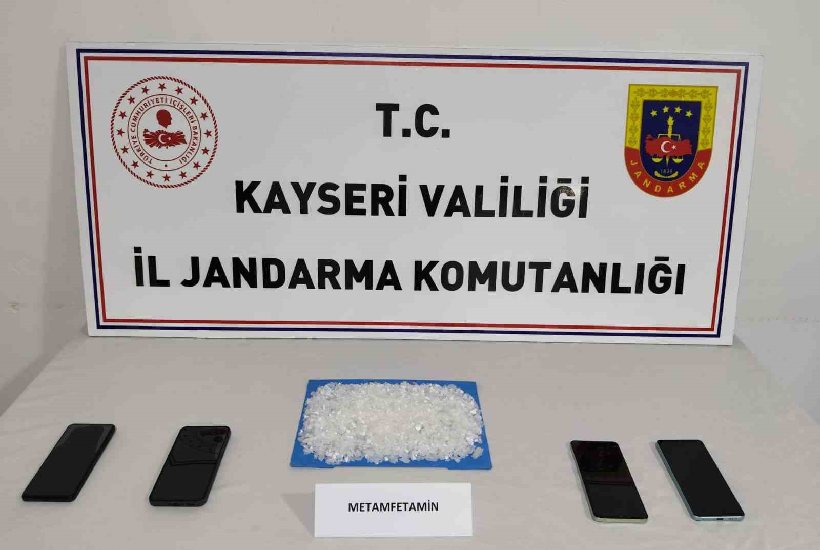 kayseri-de-uyusturucu-operasyonu-4-gozalti