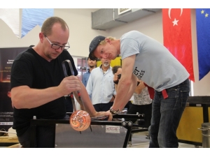Dünyaca Ünlü Cam Üfleme Sanatçıları Samsun’da Hünerlerini Sergiledi