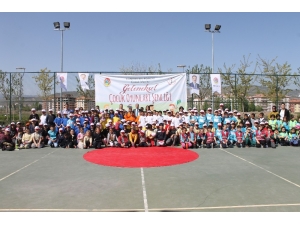 40 Yıl Önceki Oyunları Oynadılar