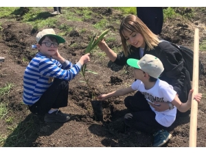 Bir Otizmli Çocuk, Bir Fidan