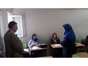 Kaymakam Erdoğan Okuma Yazma Kurslarını Ziyaret Etti