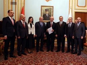 Ak Parti Ve Mhp Grup Başkanvekilleri, Erken Seçim Teklifini Tbmm Başkanlığına Sundu.