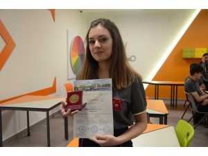 Bahçeşehir Koleji Eskişehir Anadolu Lisesi Öğrencisi Matematik Dalında Dünya Birincisi Oldu