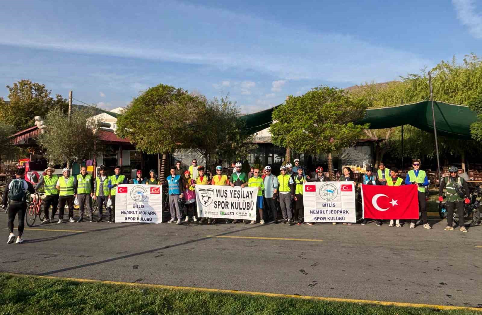 tatvan-dan-mus-a-100-kilometrelik-bisiklet-turu