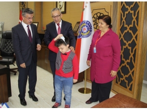 Lösemiyi Yenen Talha Maskesini Emniyet Müdürü İle Attı