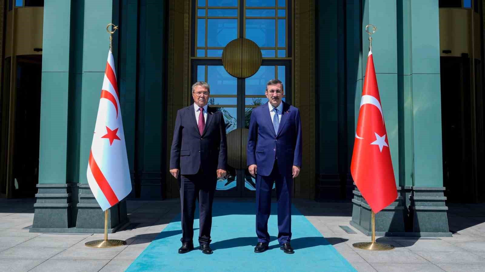 cumhurbaskani-yardimcisi-yilmaz-kktc-basbakani-ustel-ile-gorustu