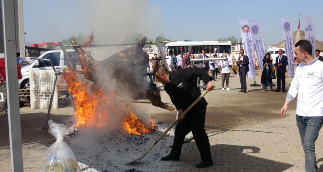 200 Kiloluk Dana Çevirme Alev Alev Yandı