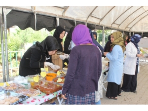 (Görüntü Hd) İmam Hatip Öğrencileri Afrika’da Su Kuyusu Açmak İçin Kermes Düzenlendi