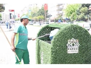 Karesi’de Çöp Konteynerleri Yeşillendi