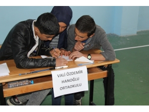 Başkale’de Okullar Arası Bilgi Yarışması