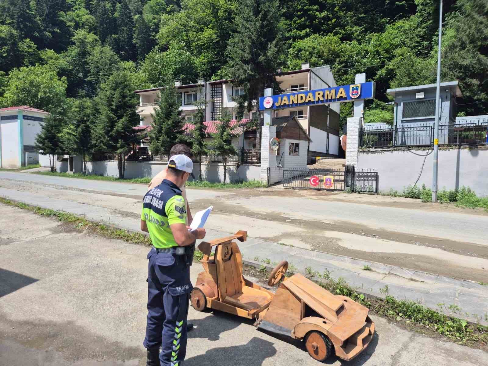 saatte-70-kilometreyi-asan-ahsap-araca-el-konuldu