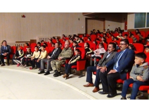 Erciş Belediyesinden Tiyatro Etkinliği