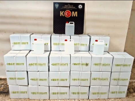 kamyonda-800-litre-etil-alkol-ele-gecirildi
