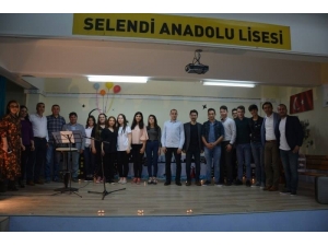 Selendili Öğrencilerden Şiir Şöleni