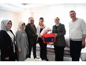 Kartepe’de 2 Bin Aileye Bebek Ziyareti