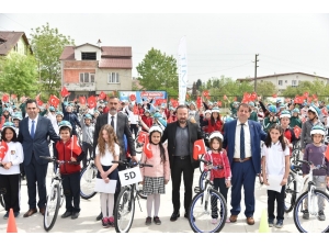 İzmit’te 70 Bin Bisiklet Dağıtıldı