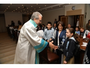 Rektör Budak, Koltuğunu 5. Sınıf Öğrencisi Akyürek’e Devretti
