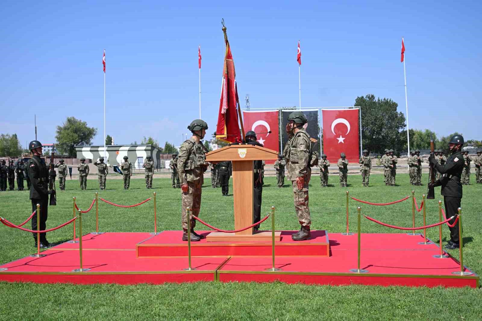 igdir-5-hudut-tugay-komutanliginda-gorev-degisimi