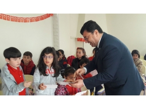 Miniklerden 23 Nisan Temalı Kartpostallar Etkinliği