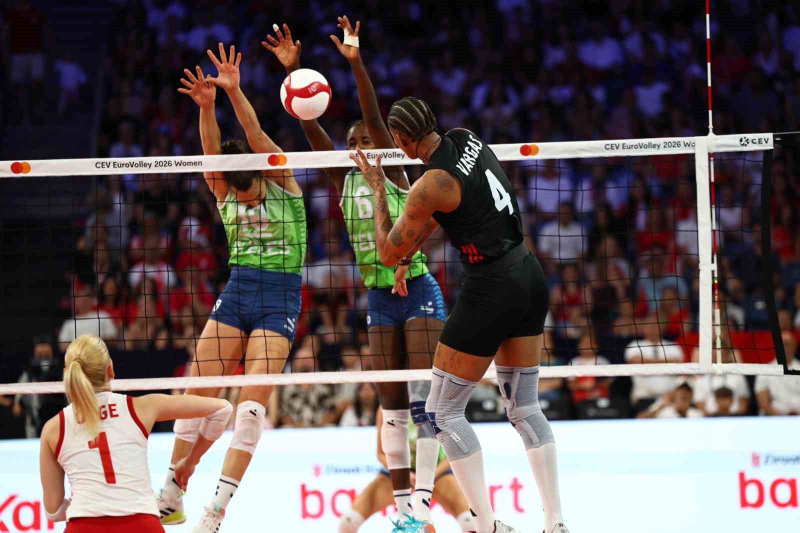 milliler-cev-avrupa-sampiyonasi-nda-2-de-2-yapti